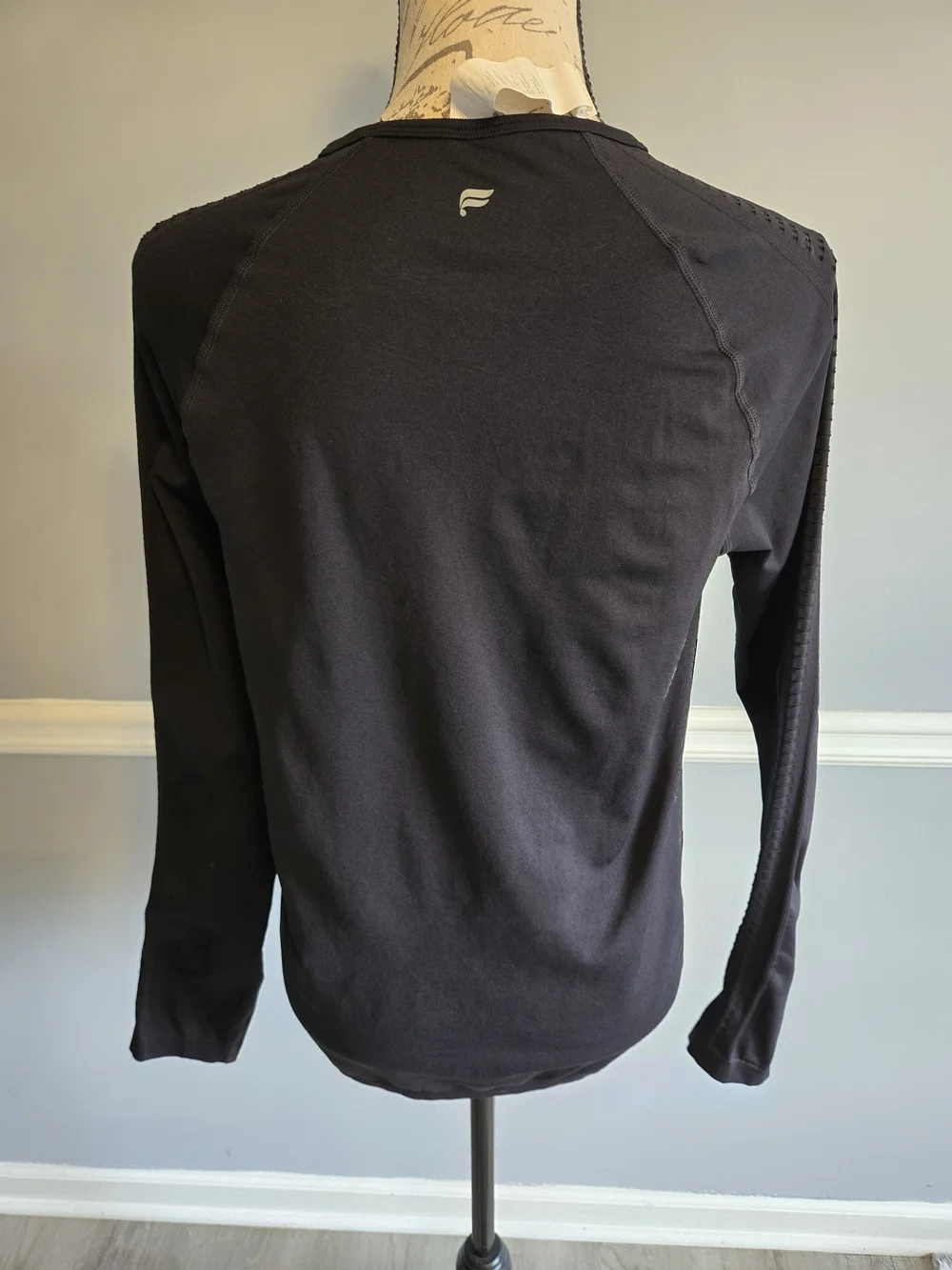 Fabletics Black Crewneck Long Sleeve Compression Tee